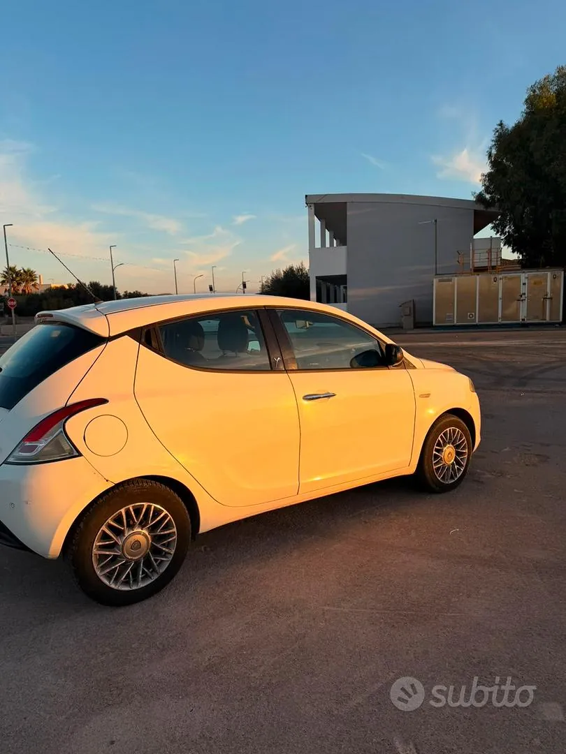 Lancia Ypsilon 2012 photo 4