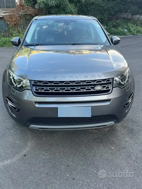 Land Rover Discovery 2018 photo 2
