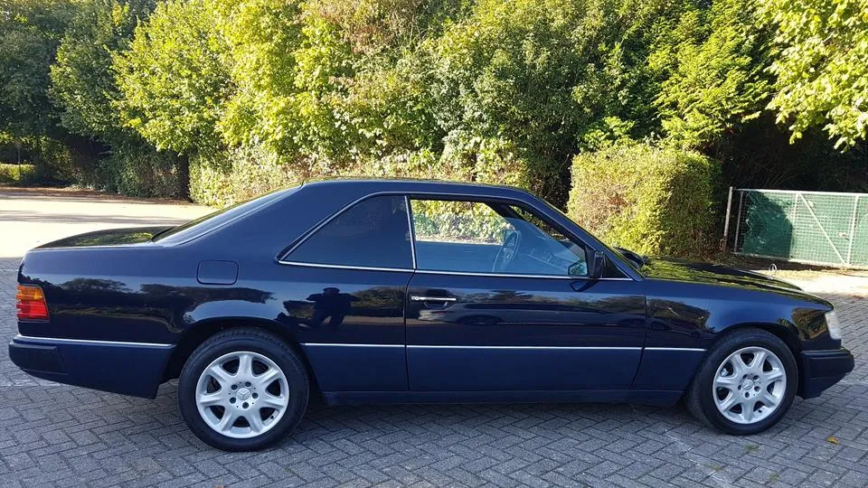 Mercedes-Benz W124