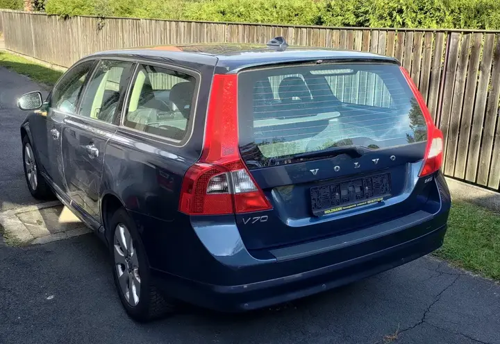 Volvo V70 2008 photo 2