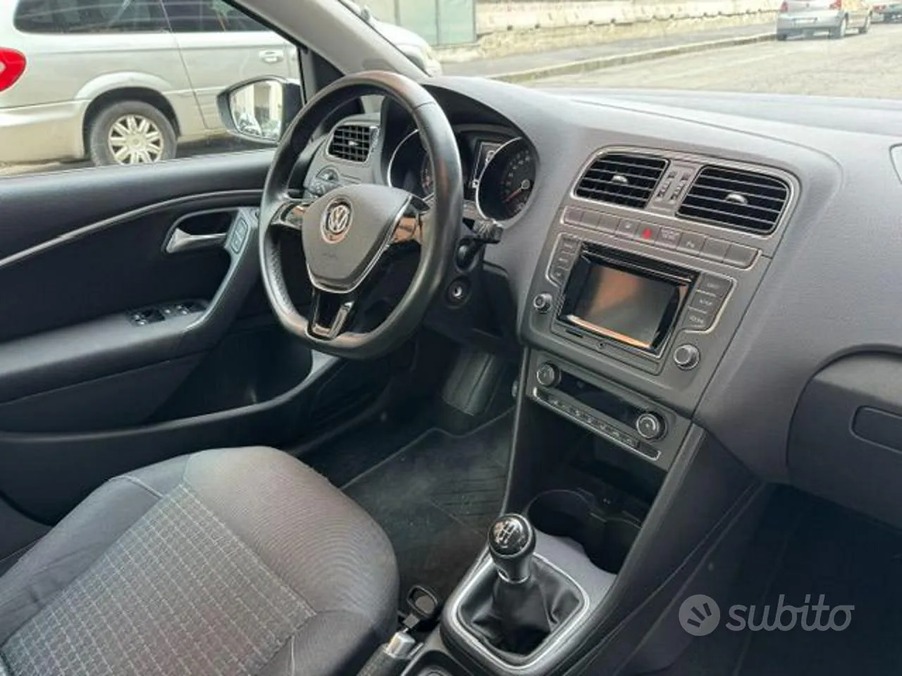 Volkswagen Polo 2015 photo 4