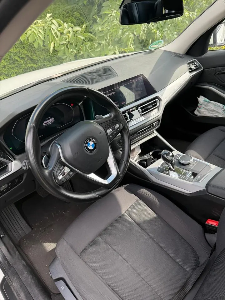 BMW 330E