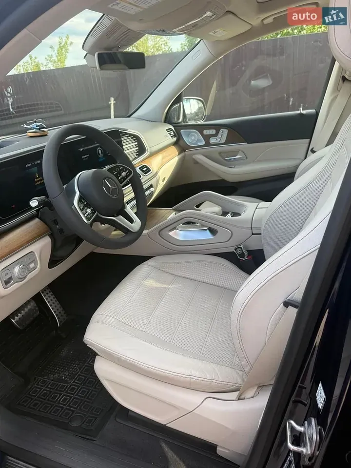 Mercedes-Benz Gls-Class 2020 photo 2