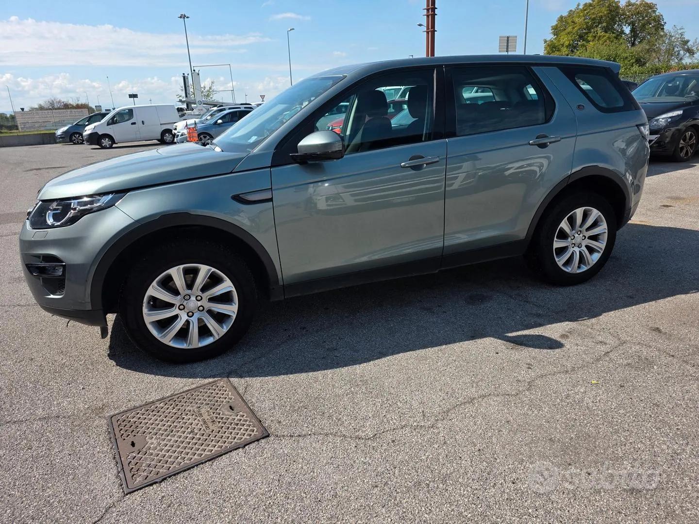 Land Rover Discovery Sport 2017 photo 3