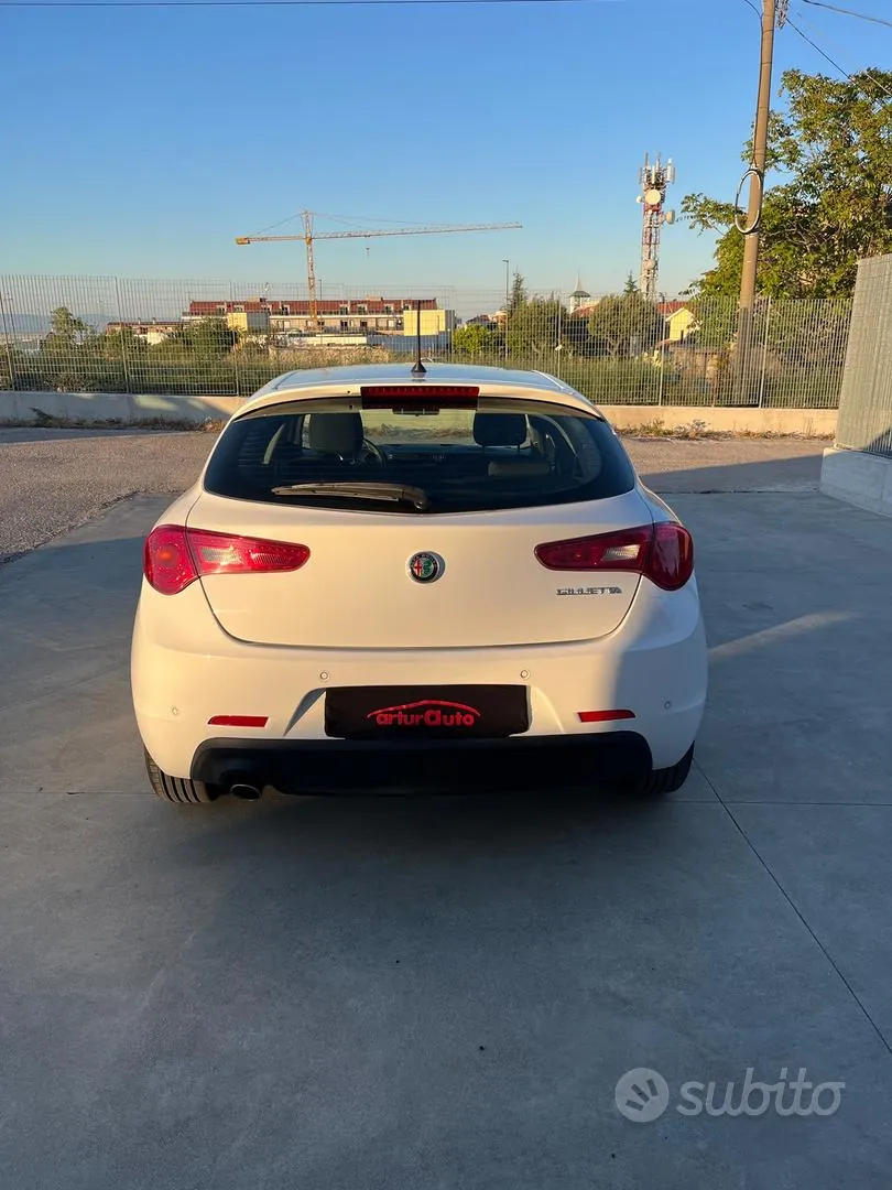 Alfa Romeo Giulietta 2018 photo 4