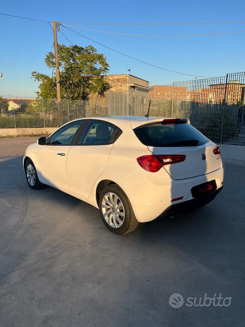 Alfa Romeo Giulietta 2018 photo 3