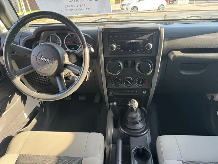 Jeep Wrangler 2010 photo 3