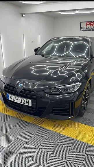 BMW M440I