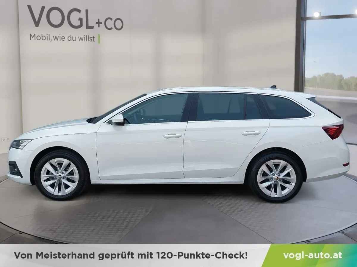 Skoda Octavia 2023 photo 2