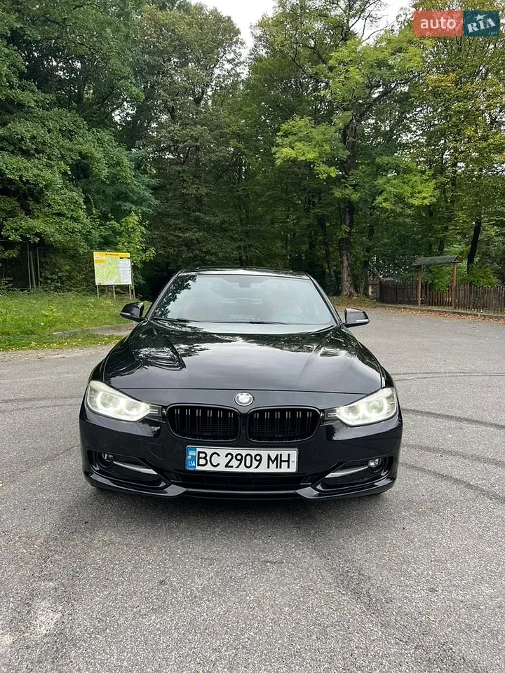 BMW 3 Series 2013 photo 2