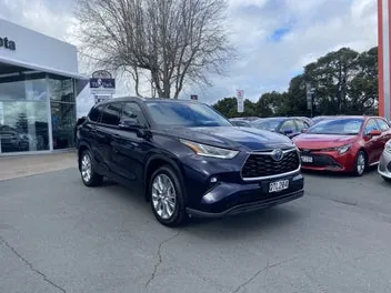 Toyota Highlander 2024 photo 2