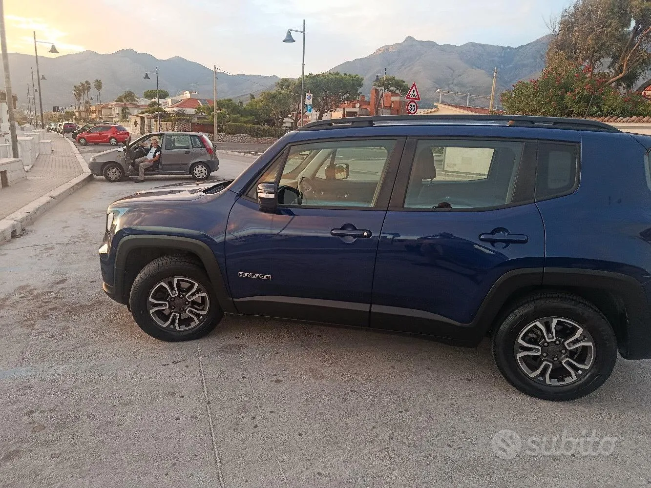 Jeep Renegade 2019 photo 2
