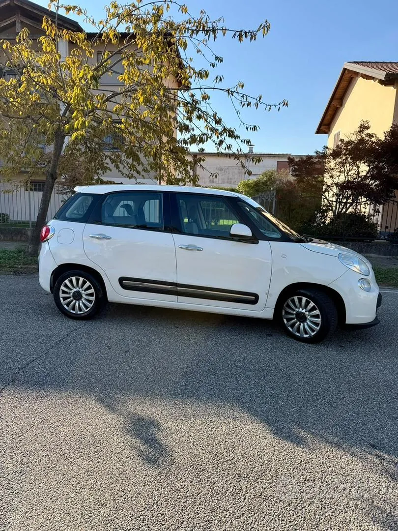 Fiat 500L 2014 photo 2