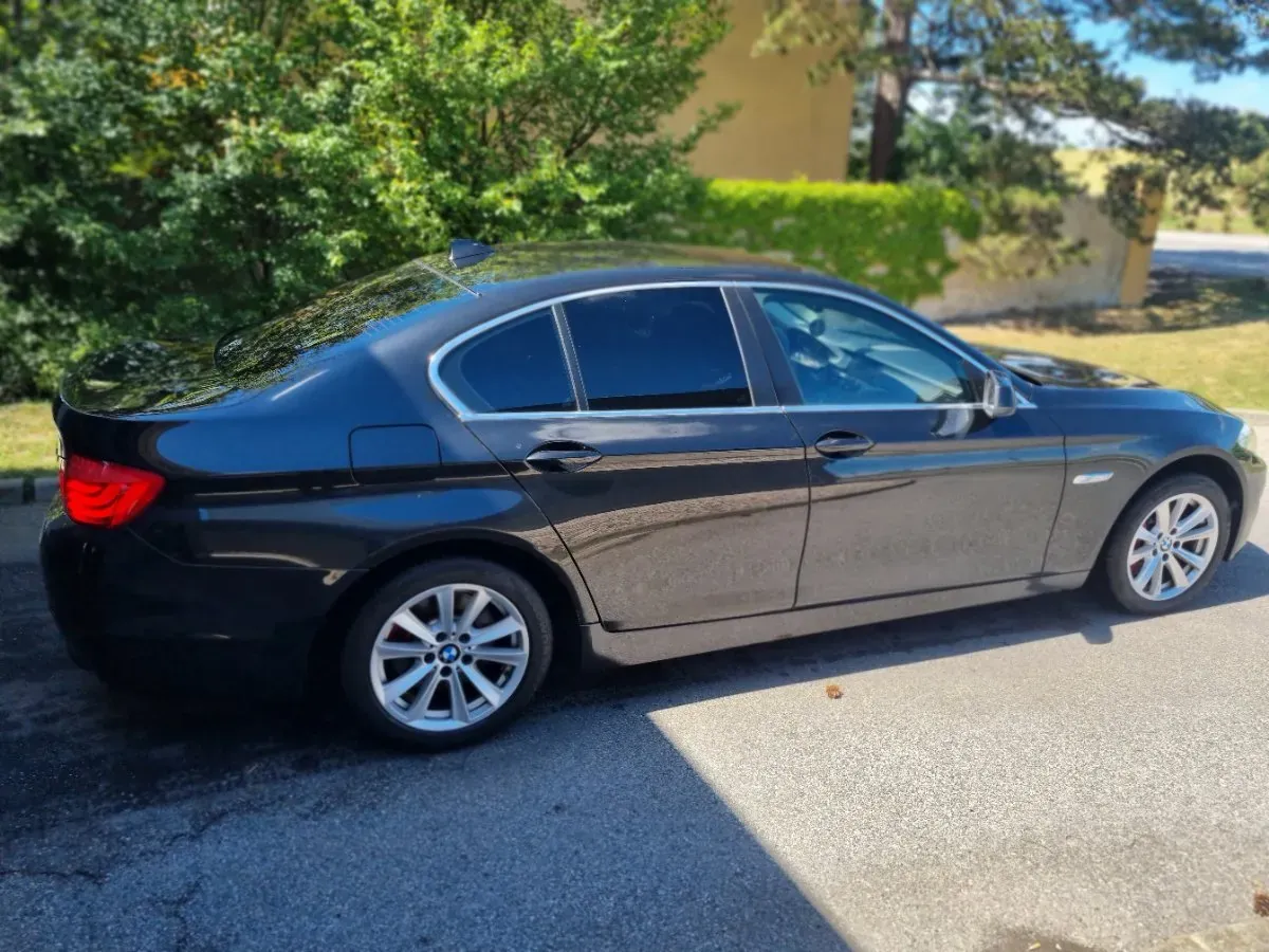 BMW 5 Series 2010 photo 3