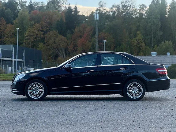 Mercedes-Benz E200 2012 photo 2