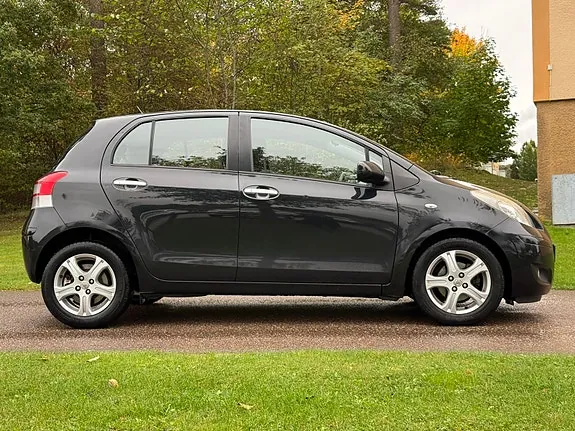 Toyota Yaris 2010 photo 3