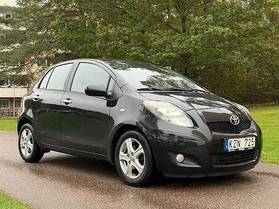 Toyota Yaris 2010 photo 2