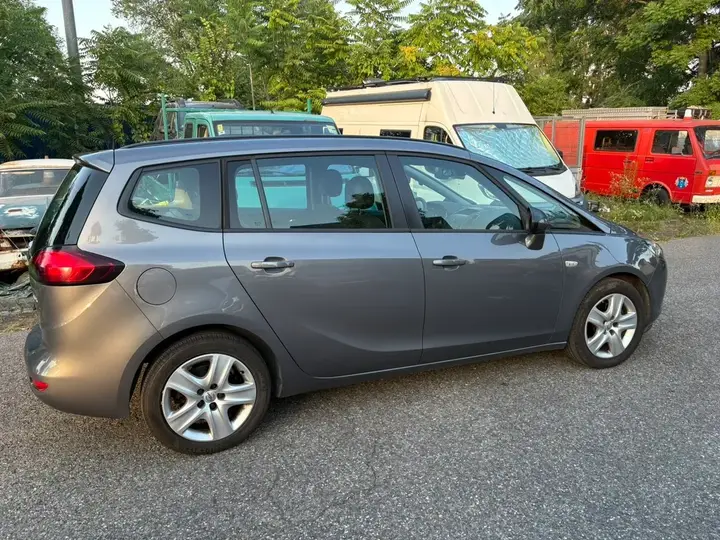Opel Zafira Tourer 2016 photo 3