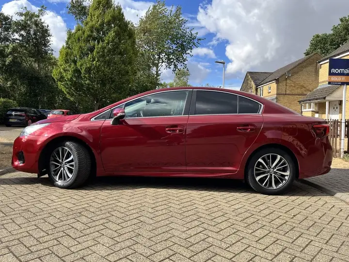 Toyota Avensis 2017 photo 4