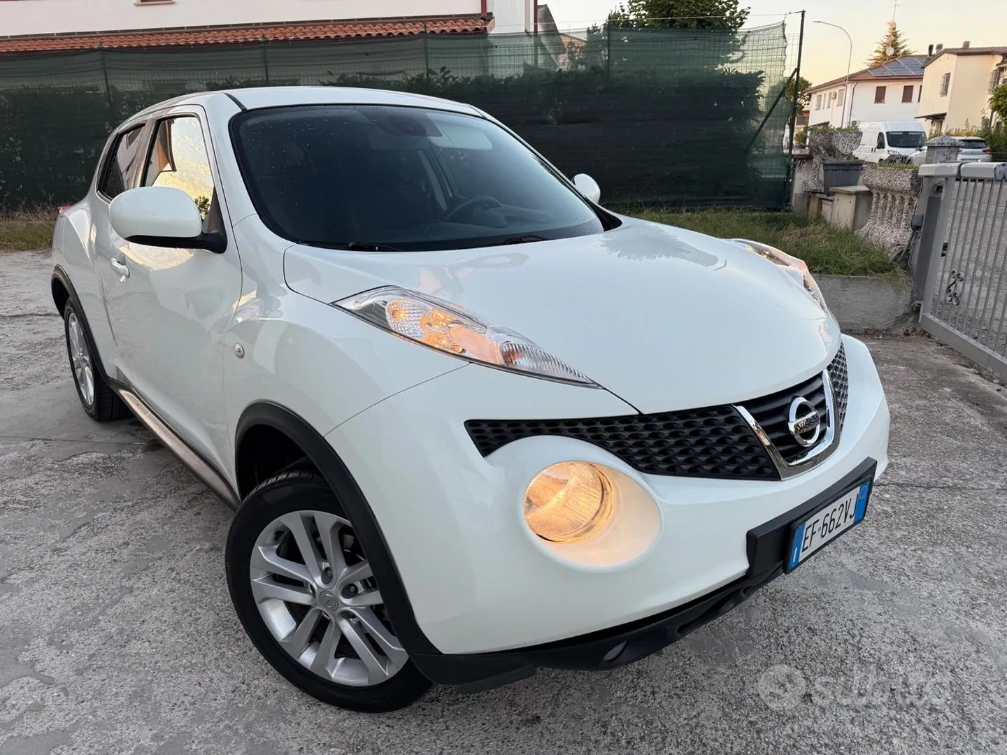 Nissan Juke 2011 photo 2
