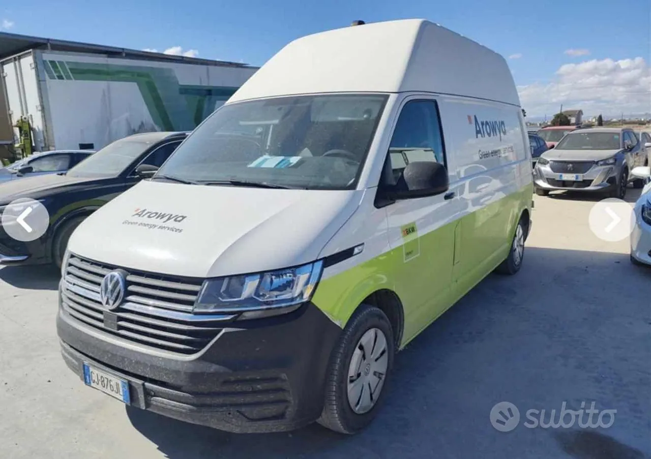 Volkswagen Transporter 2022 photo 2