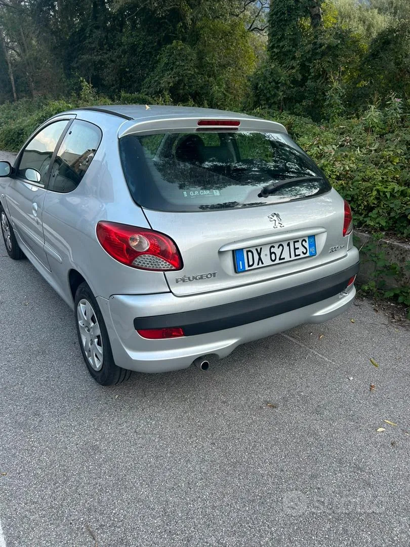 Peugeot 206 2009 photo 2
