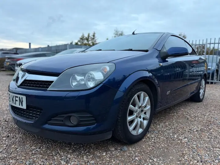 Vauxhall Astra 2008 photo 4