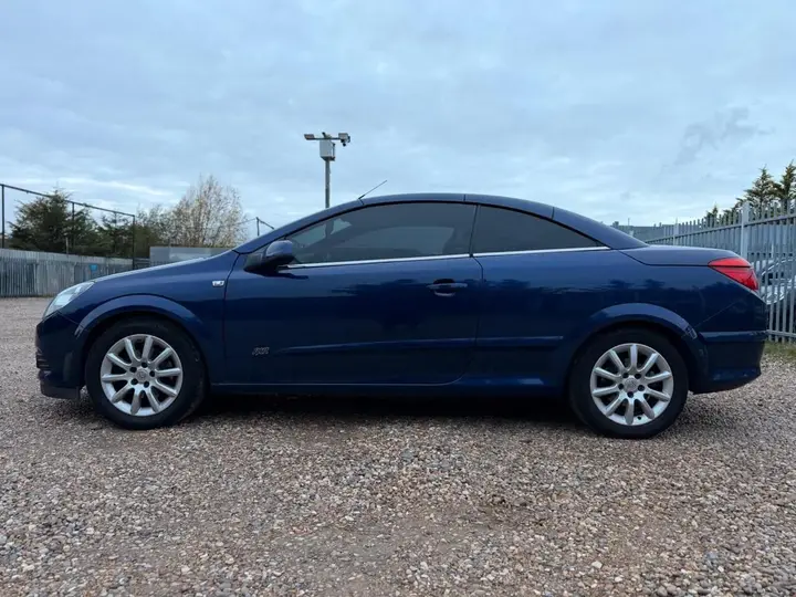 Vauxhall Astra 2008 photo 5