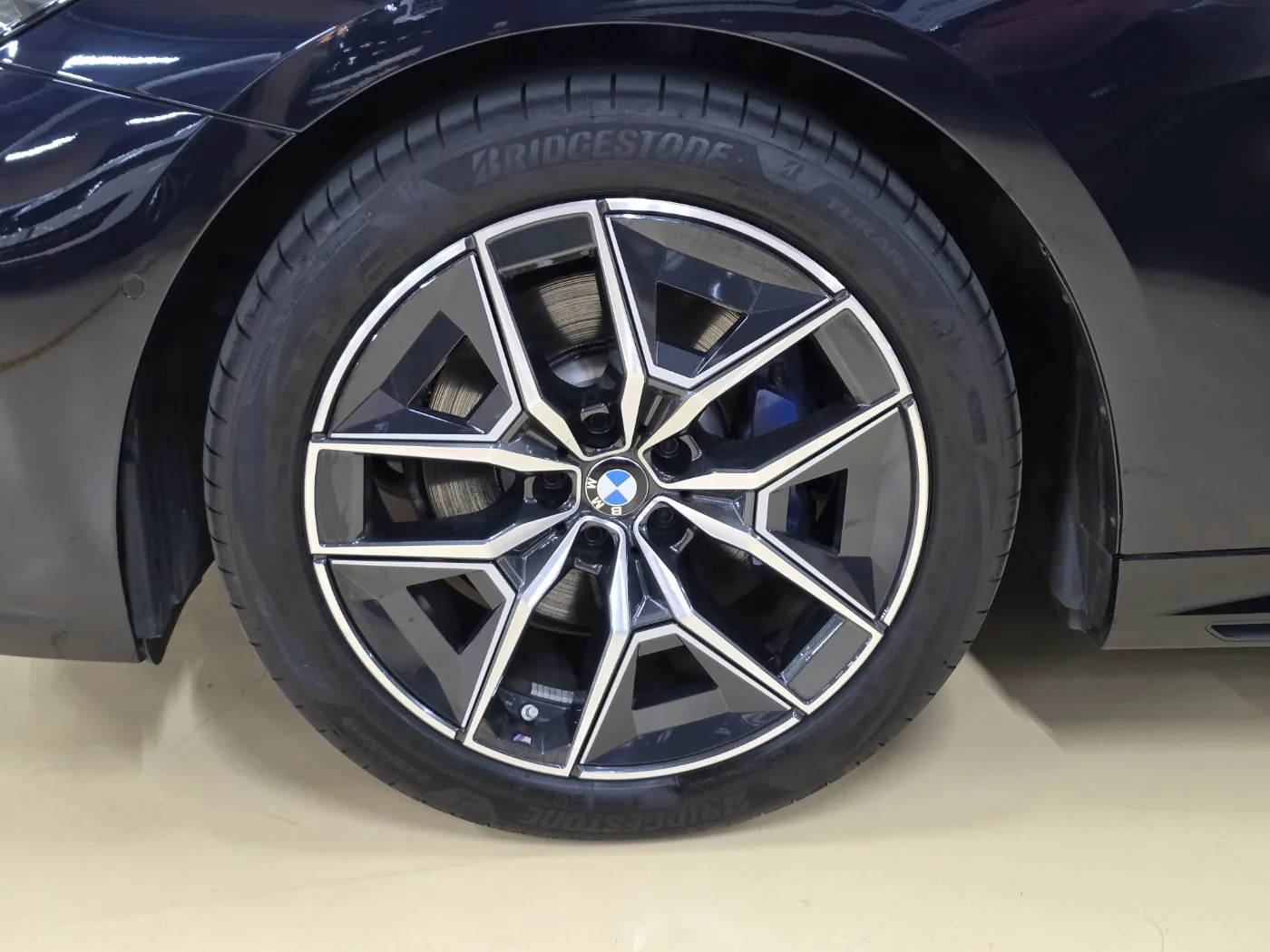 BMW 5Series 2025 photo 5