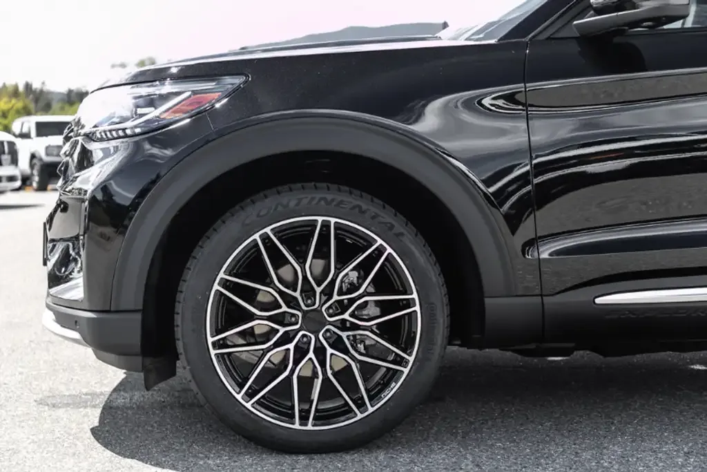 Ford Explorer 2026 photo 4