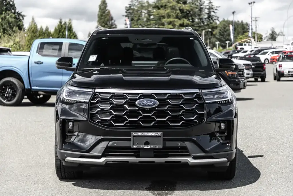 Ford Explorer 2026 photo 2