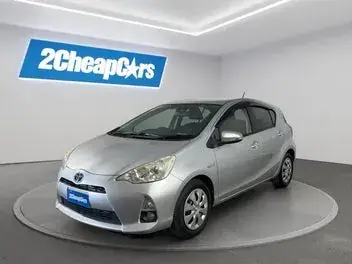 Toyota Aqua 2012 photo 2