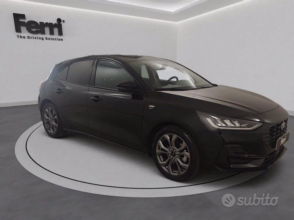 Ford Focus 2023 photo 3