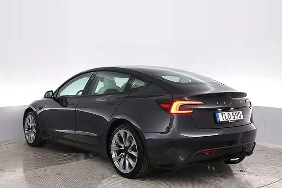 Tesla Model 3 2024 photo 4