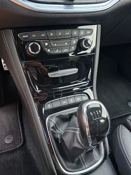 Opel Astra 2018 photo 4