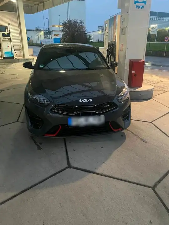 Kia Proceed