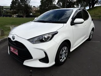 Toyota Yaris 2021 photo 2