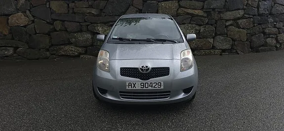 Toyota Yaris 2006 photo 2