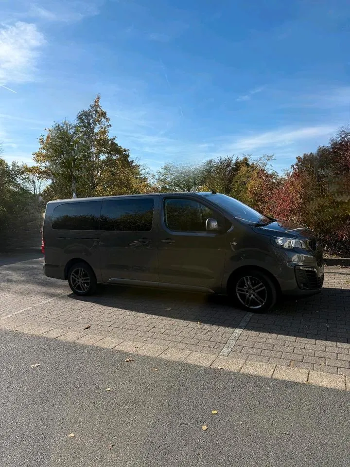Peugeot Traveller