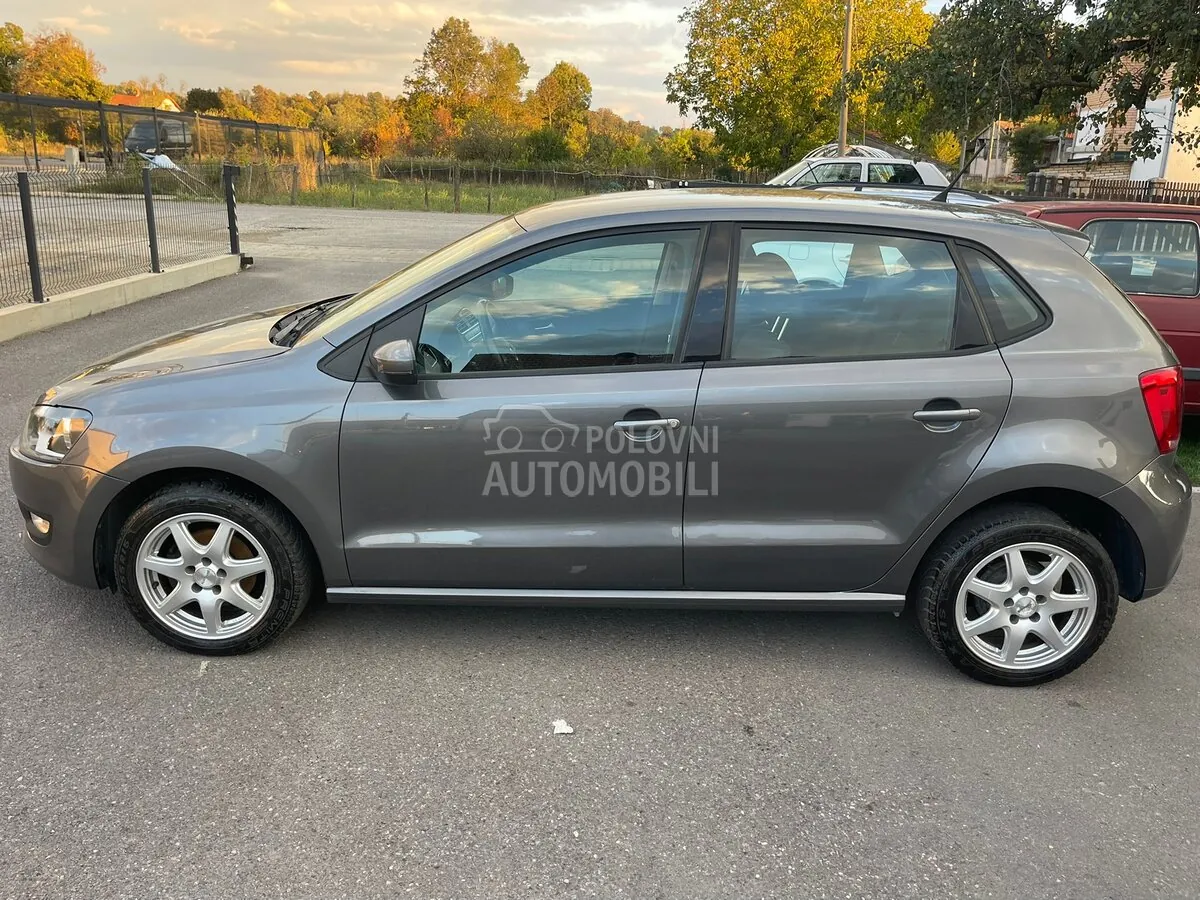 Volkswagen Polo 2012 photo 2