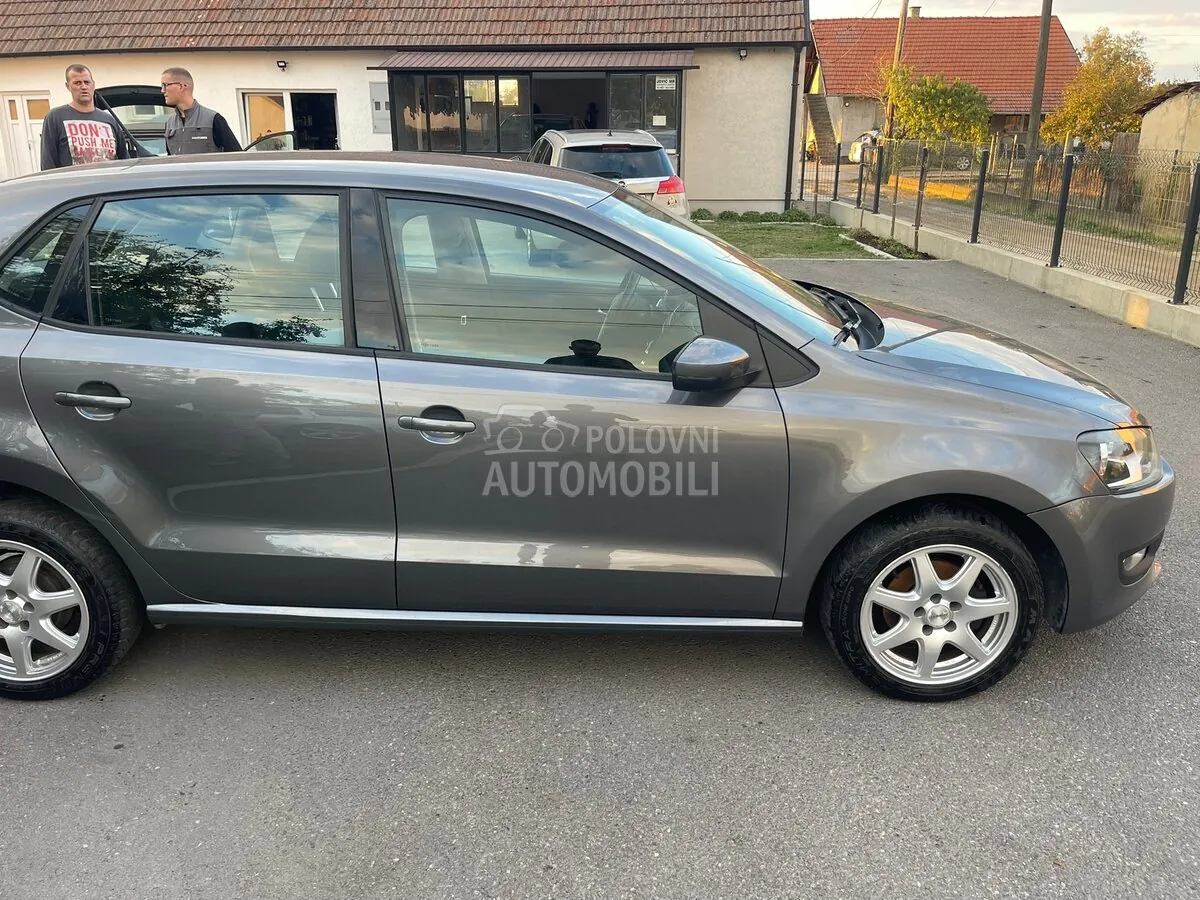 Volkswagen Polo 2012 photo 5
