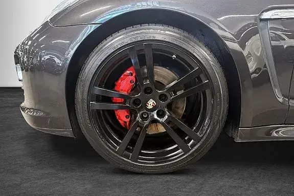 Porsche Panamera 4 2011 photo 2