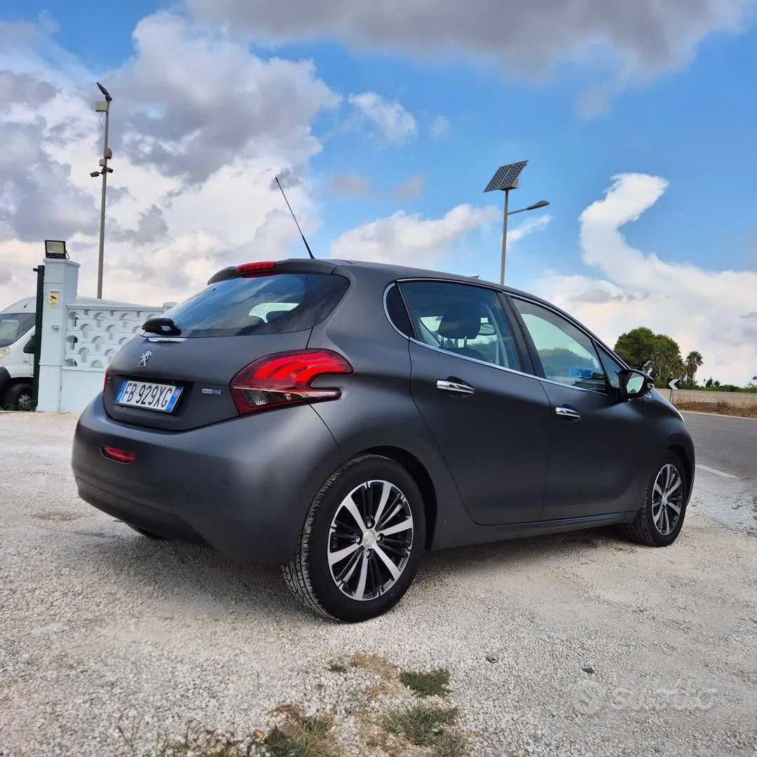 Peugeot 208 2016 photo 4