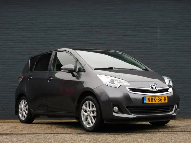 Toyota Verso-S 2016 photo 2