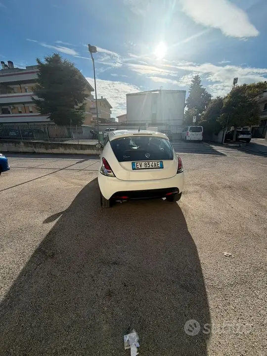 Lancia Ypsilon 2014 photo 3