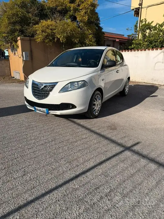 Lancia Ypsilon