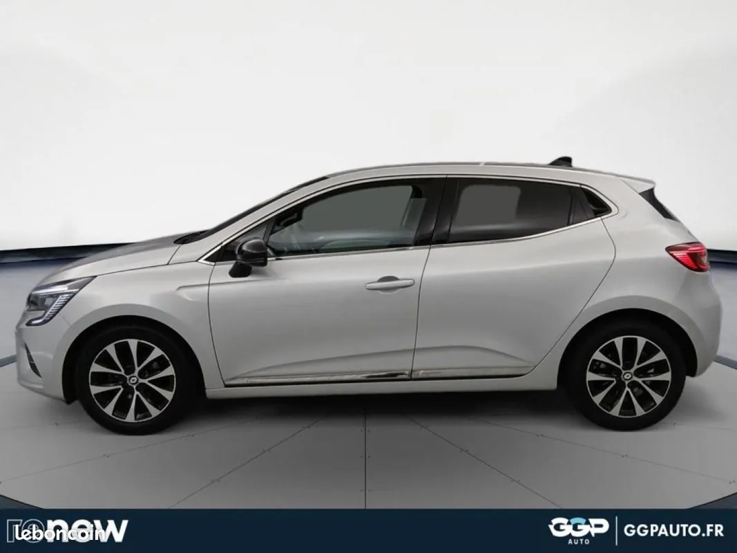 Renault Clio 2023 photo 2