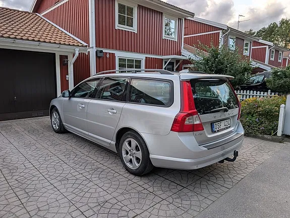 Volvo V70 2008 photo 2