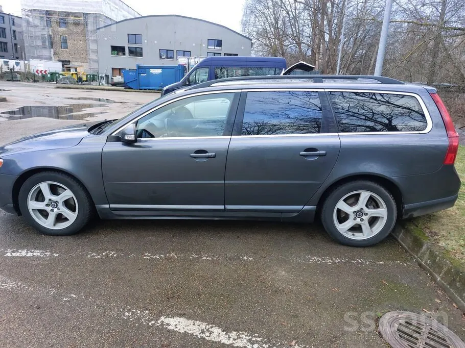 Volvo V70 2010 photo 4