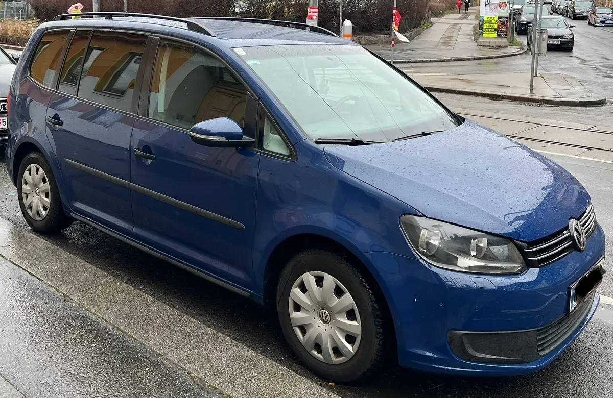 Volkswagen Touran 2010 photo 3
